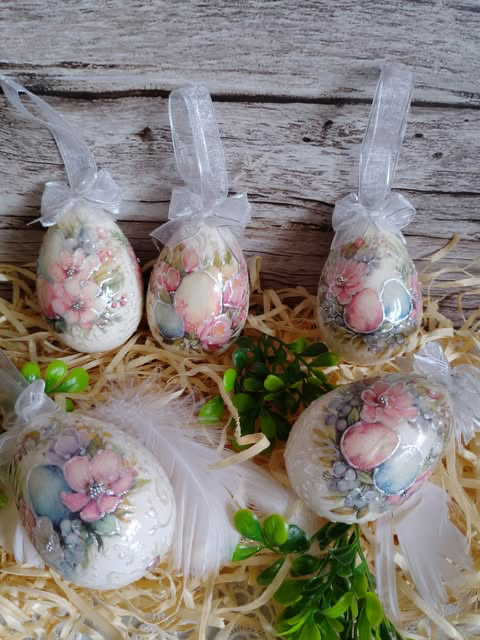 Komplet 3 szt pastelowych jajeczek