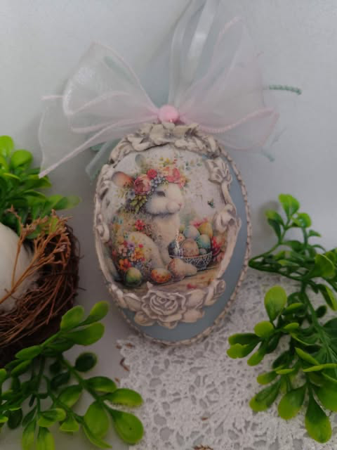 Jajko w pastelowym błękicie, wielkość 12 cm