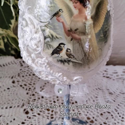 Lampion kielich, szkło,wykonany metodą decoupage i mix mediową z dodatkiem brokatu, ozdobiony dwustronnie,praca unikatowa idealna na prezent dla bliskiej osoby