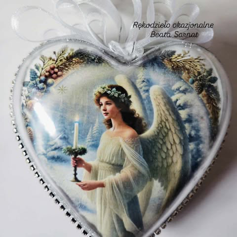 Komplet serduszek dwustronnie ozdobione, wielkość 10 cm,zestaw 3 szt 145 zł