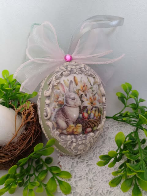 Jajko w pastelowej zieleni, wielkość 12 cm