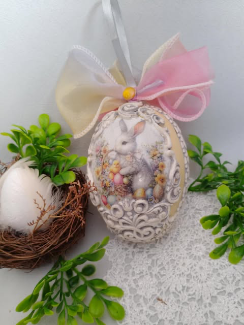 Jajko w kolorze pastelowy krem, wielkość 12 cm