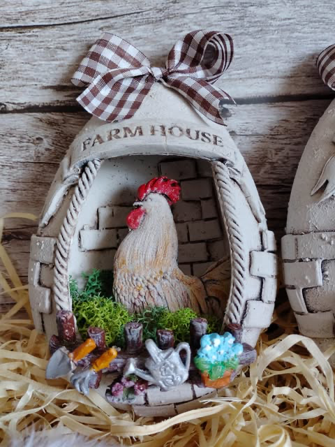 Jajko "Farmhouse,,w klimacie wiejskim z kogutem