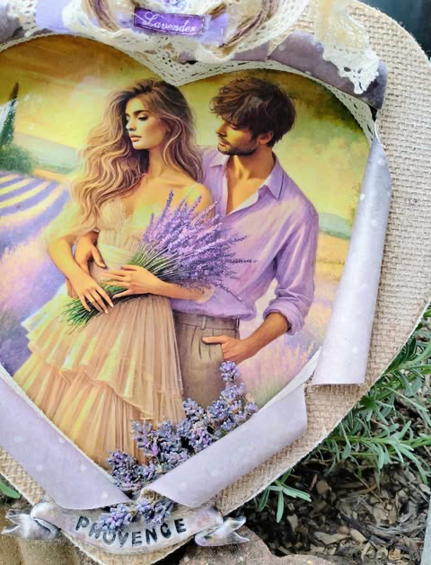 Obrazek wykonany metodą decoupage, bazą jest podobrazie,styl prowansalski, bardzo romantyczny