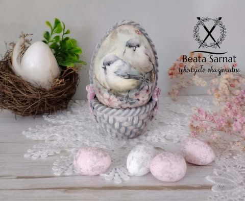 Wiosenne jajko z ptaszkami w koszyczku -rękodzieło.                 wielkość ozdoby to 10 cm