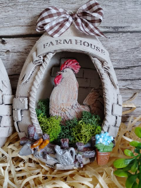 Jajko "Farmhouse,,w klimacie wiejskim z kogutem