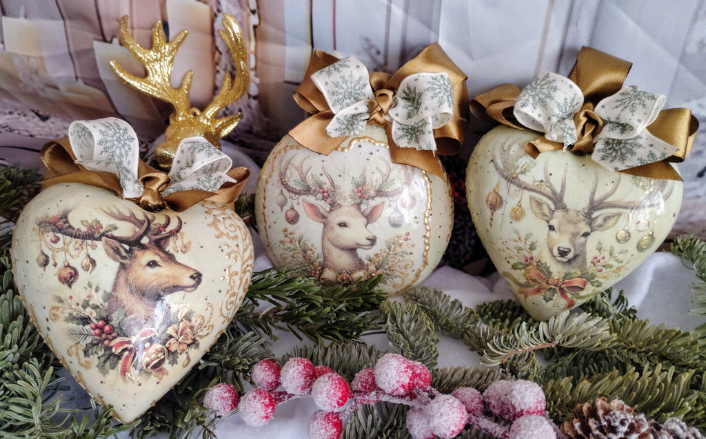 Komplet dwa serduszka i medalion, wielkość 10 cm -3szt  ozdobione dwustronnie