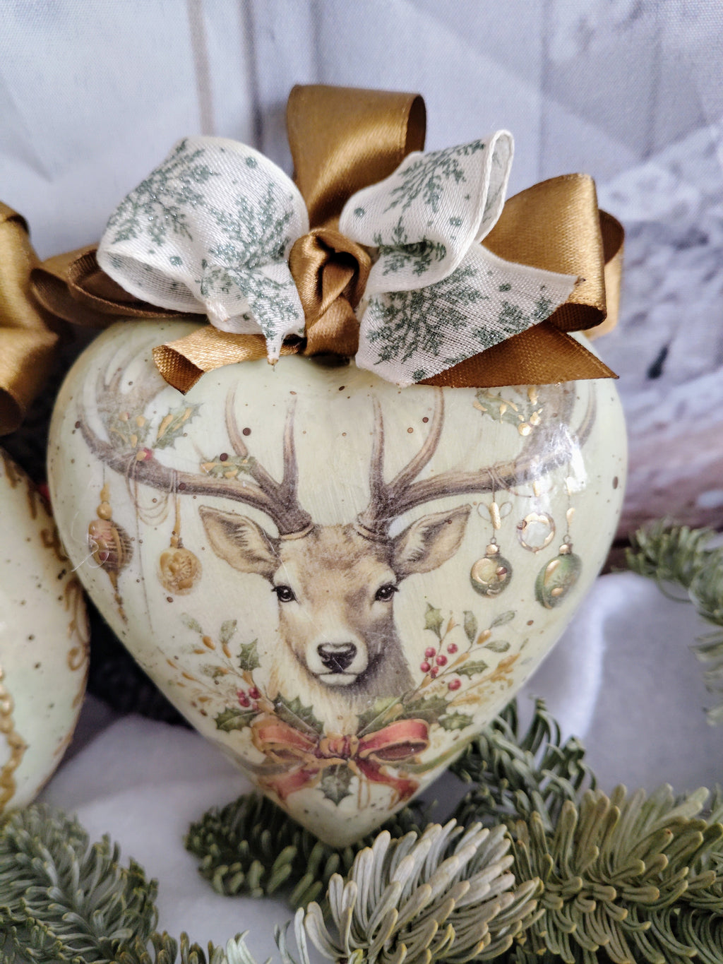 Komplet dwa serduszka i medalion, wielkość 10 cm -3szt  ozdobione dwustronnie