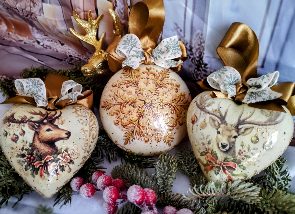 Komplet dwa serduszka i medalion, wielkość 10 cm -3szt  ozdobione dwustronnie